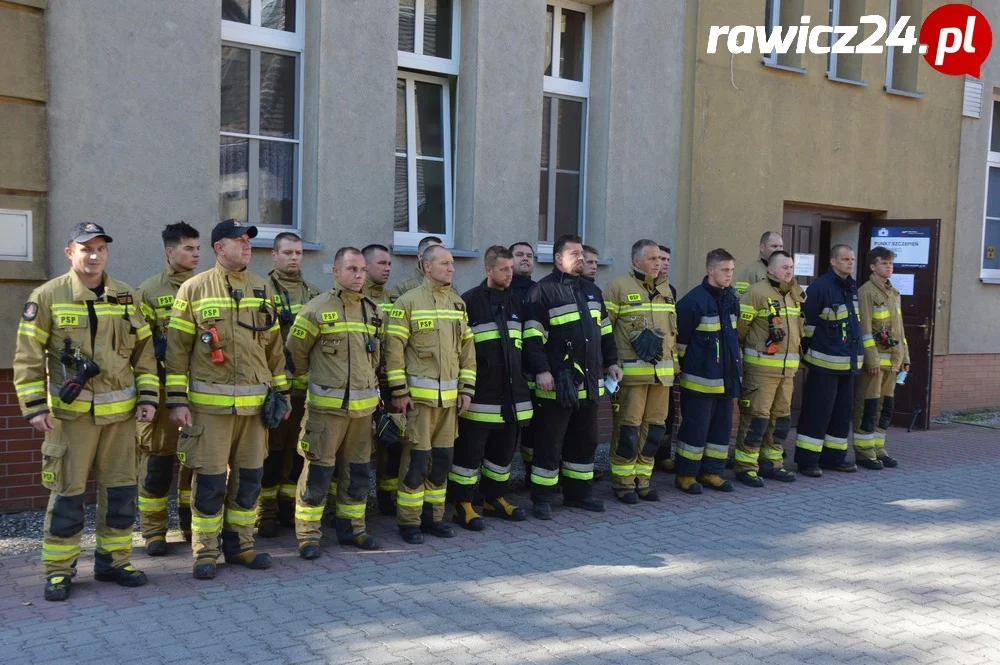 Ćwiczenia strażaków w szpitalu w Rawiczu