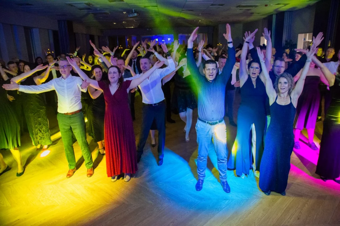 I Karnawałowy Bal Wodnego Świata & Leader School. Bawili się i pomagali [ZDJĘCIA] - Zdjęcie główne