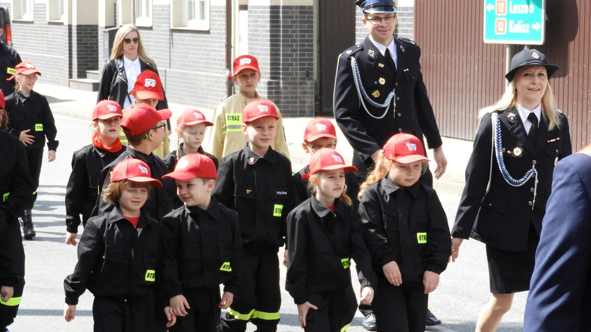 Uroczyste obchody Dnia Strażaka w gminie Piaski okazją do odznaczeń i gratulacji - Zdjęcie główne