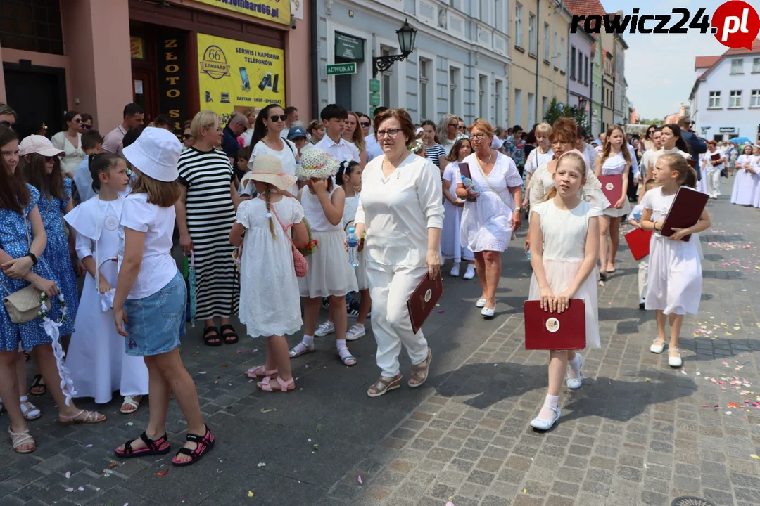 Rawicz. Procesja w Boże Ciało ulicami miasta (2023)