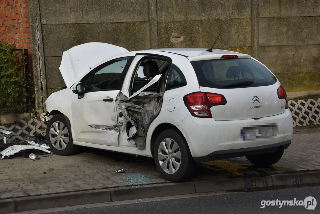 Zderzenie dwóch samochodów osobowych na trasie Gostyń - Brzezie