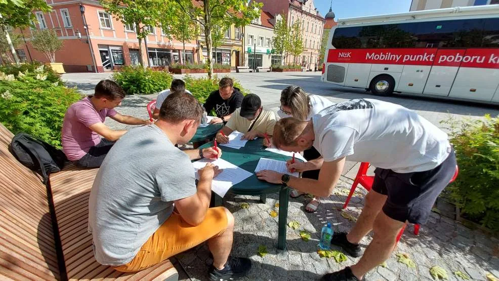 Akcja oddawania krwi na jarocińskim rynku