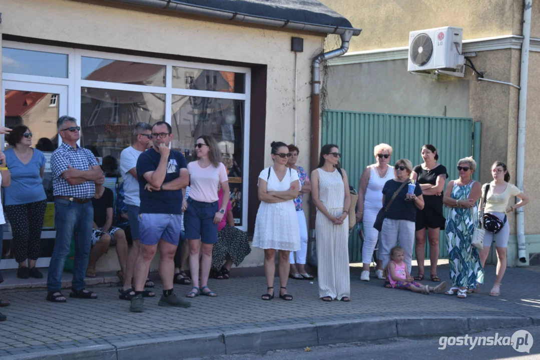 Spacer z Janem Niedzielą po rynku w Piaskach