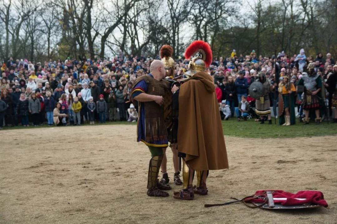 11 listopada w Jarocinie. Inscenizacja legendy o św. Marcinie