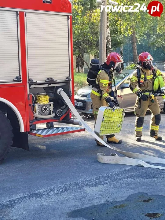 Ćwiczenia strażaków w szpitalu w Rawiczu