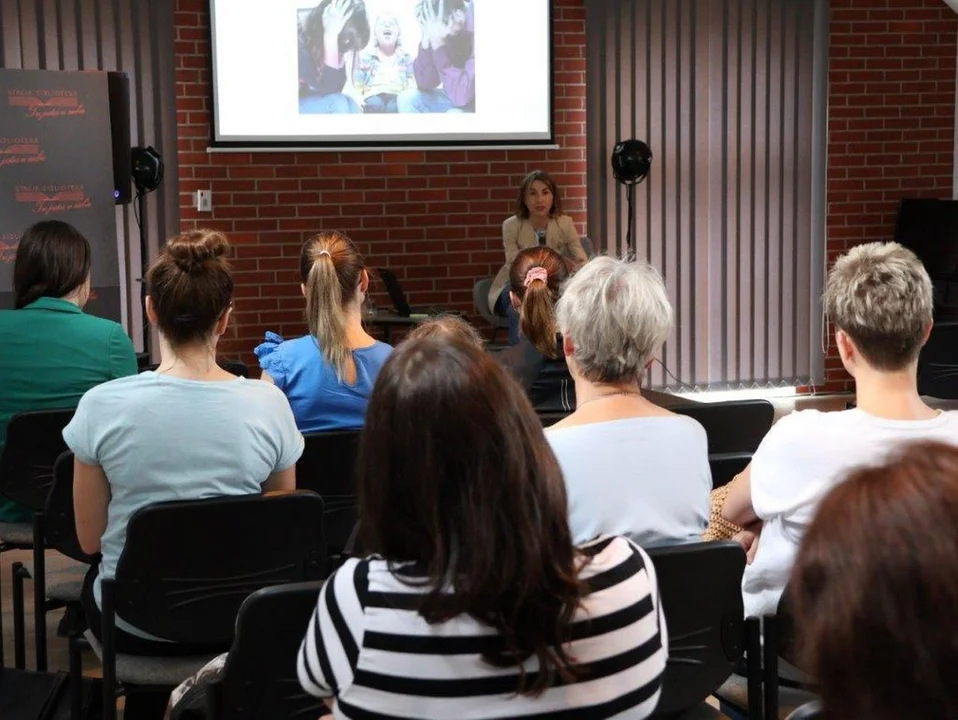 Spotkanie z Ewą Narkiewicz-Nejno w pleszewskiej bibliotece