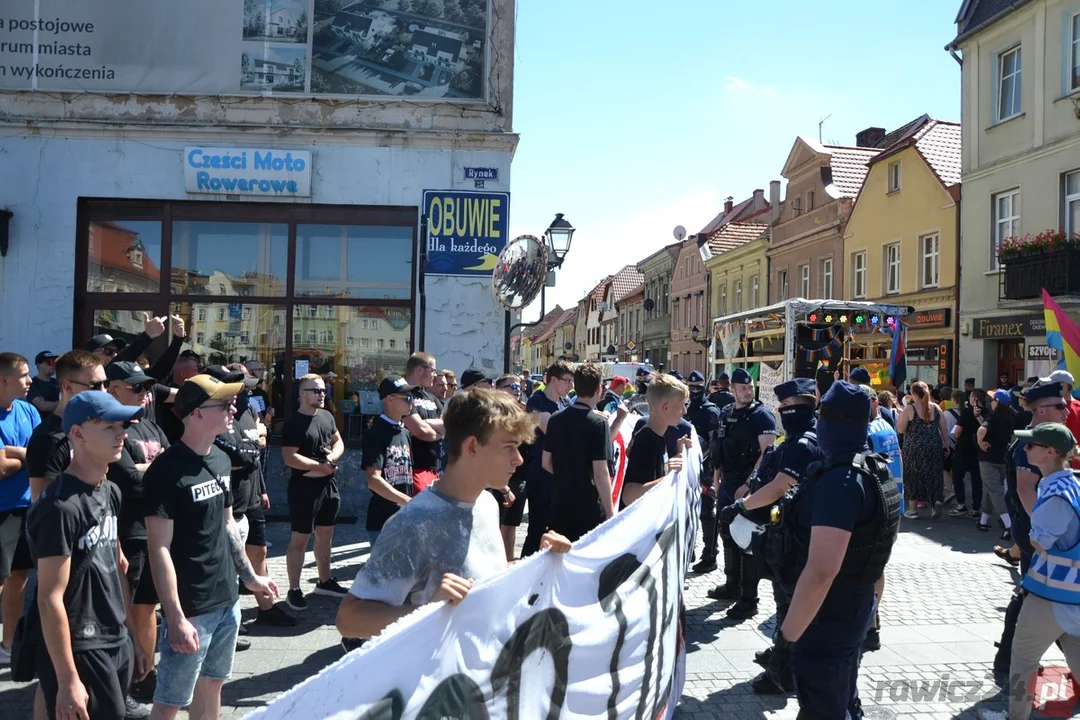 Marsz Równości i kontrmanifestacje w Rawiczu