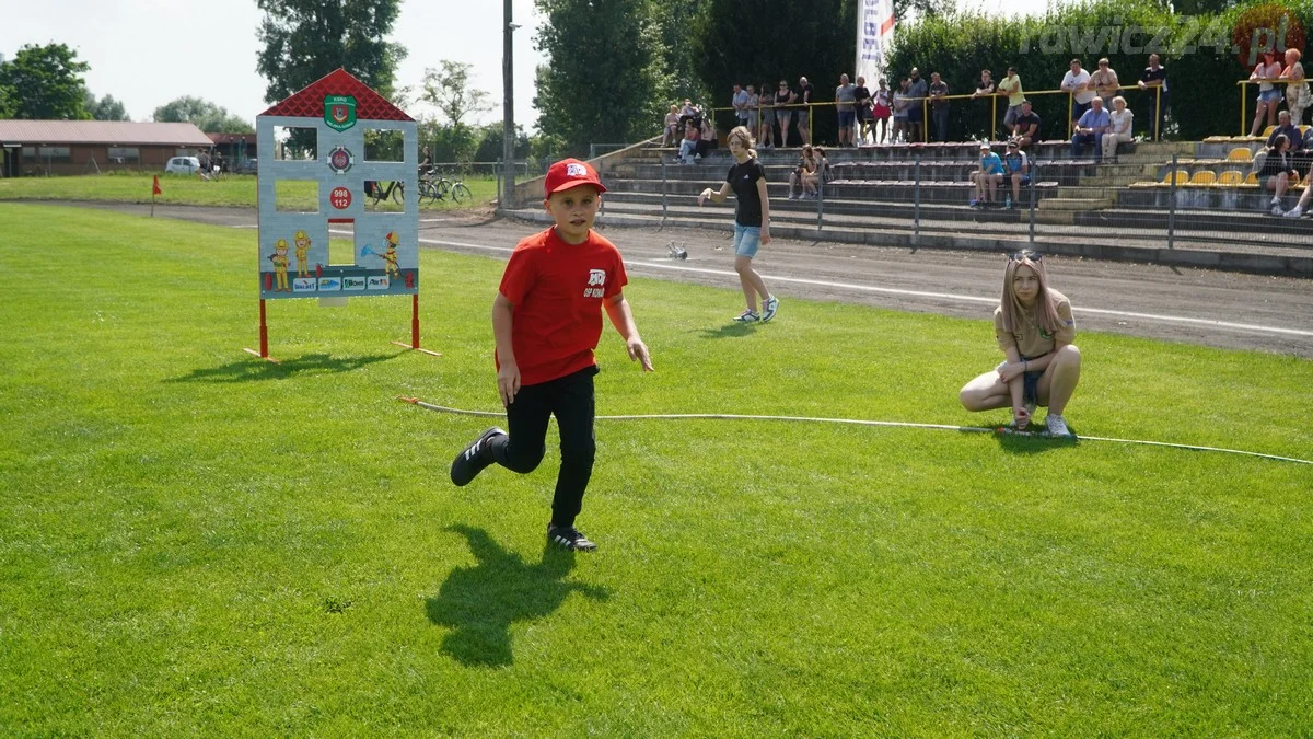 Dziecięce Drużyny Pożarnicze na zawodach w Miejskiej Górce