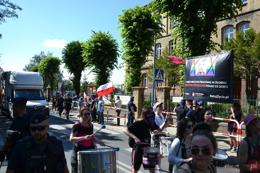 Marsz Równości i kontrmanifestacje w Rawiczu