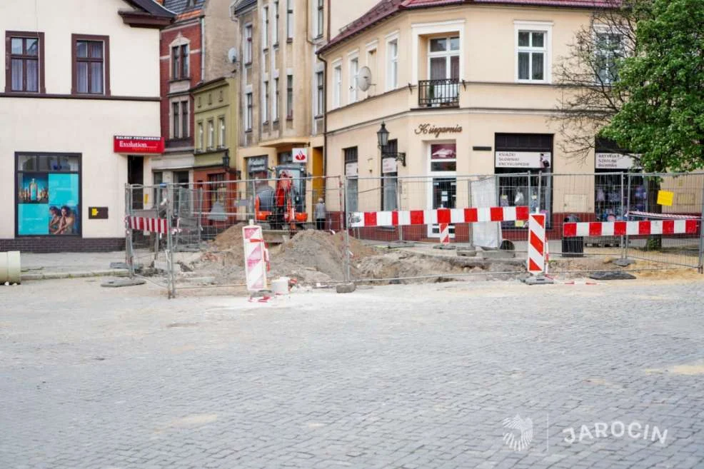 Rewitalizacja centrum Jarocina. Co się stało z kostką z rynku?