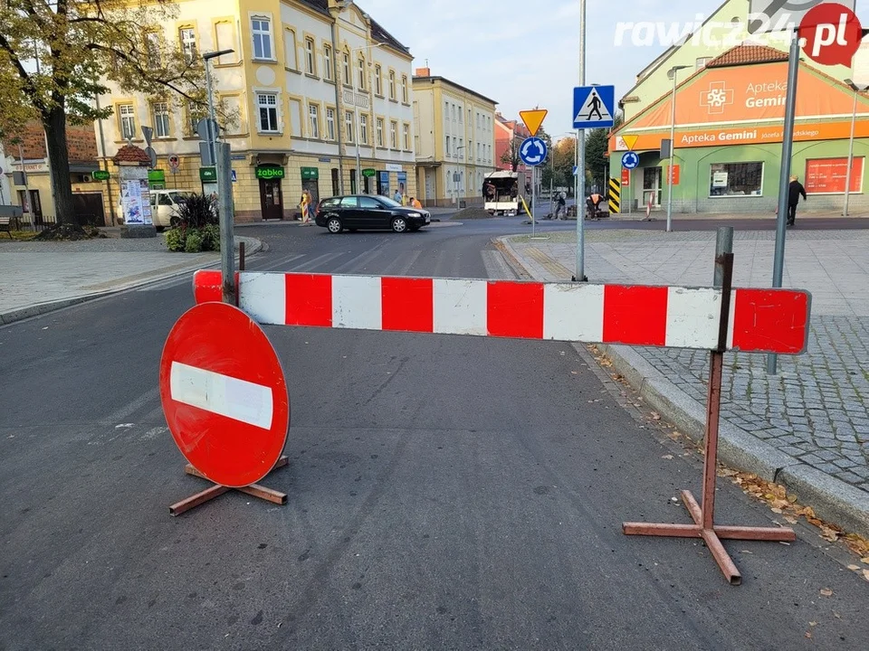 Ruszyły prace na minirondzie w Rawiczu