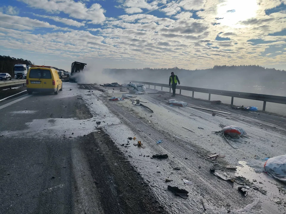 Na autostradzie A2 w miejscowości Kowalewek doszło do pożaru ciężarówki