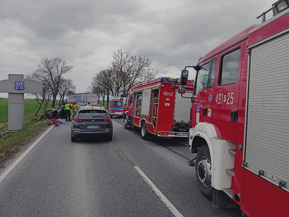 Wypadek w Krotoszynie. Zderzenie osobówki z ciężarówką