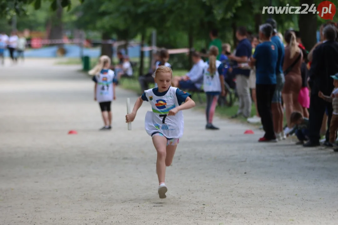 Sztafety szkolne w ramach 24h Rawickiego Festiwalu Sportu