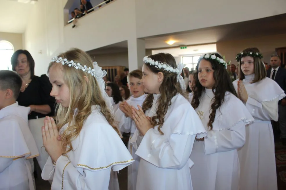 Pierwsza Komunia Święta w parafii Matki Bożej Fatimskiej w Jarocinie