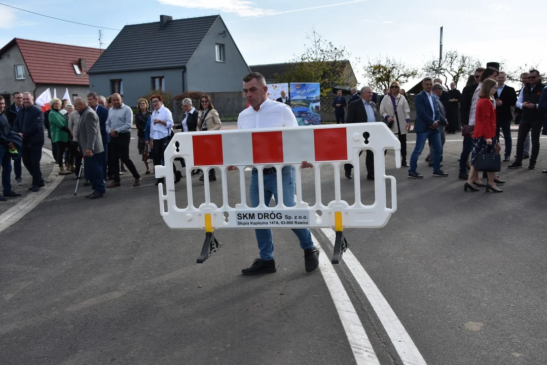 Droga  w Niemarzynie oficjalnie otwarta i poświęcona (FOTO) - Zdjęcie główne