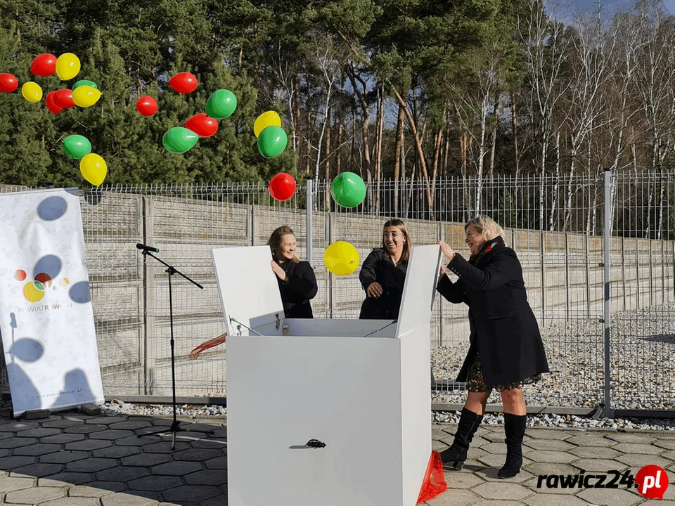 Droga Sowy - Białykał oficjalnie otwarta. Symbolizowały to balony - Zdjęcie główne