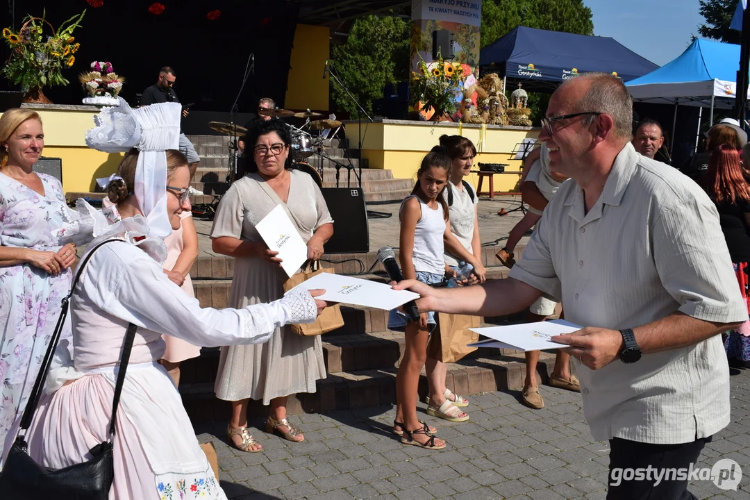 Festyn w ogrodach klasztornych podczas dożynek powiatowych na Świętej Górze 2025