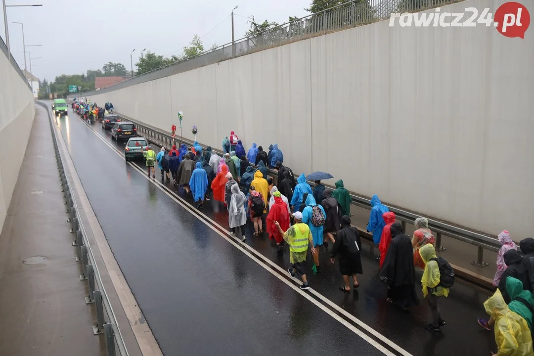 Pielgrzymi na ulicach Rawicza