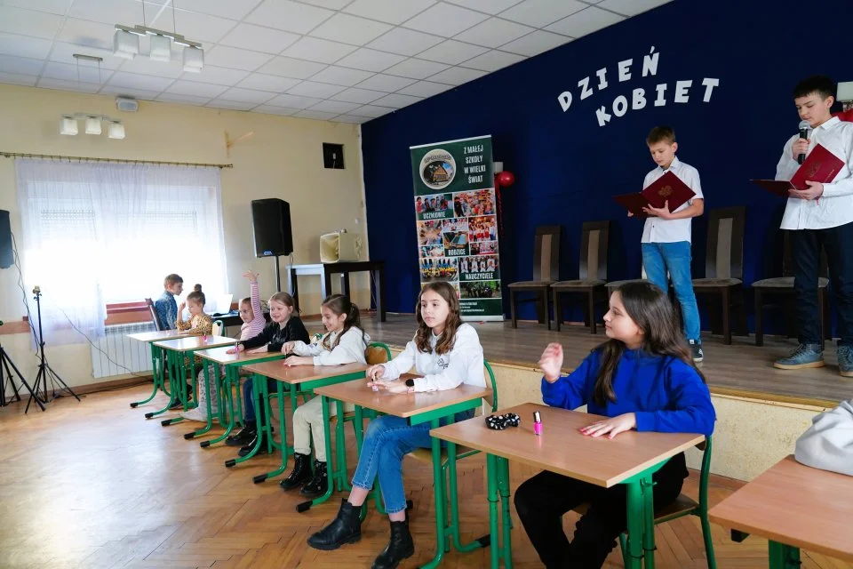 Dzień Kobiet w szkole w Gorzupi