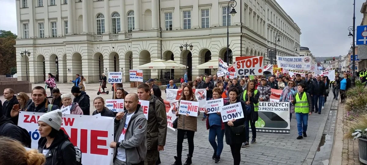 Mieszkańcy Ziemi Jarocińskiej protestują przeciwko CPK w Warszawie