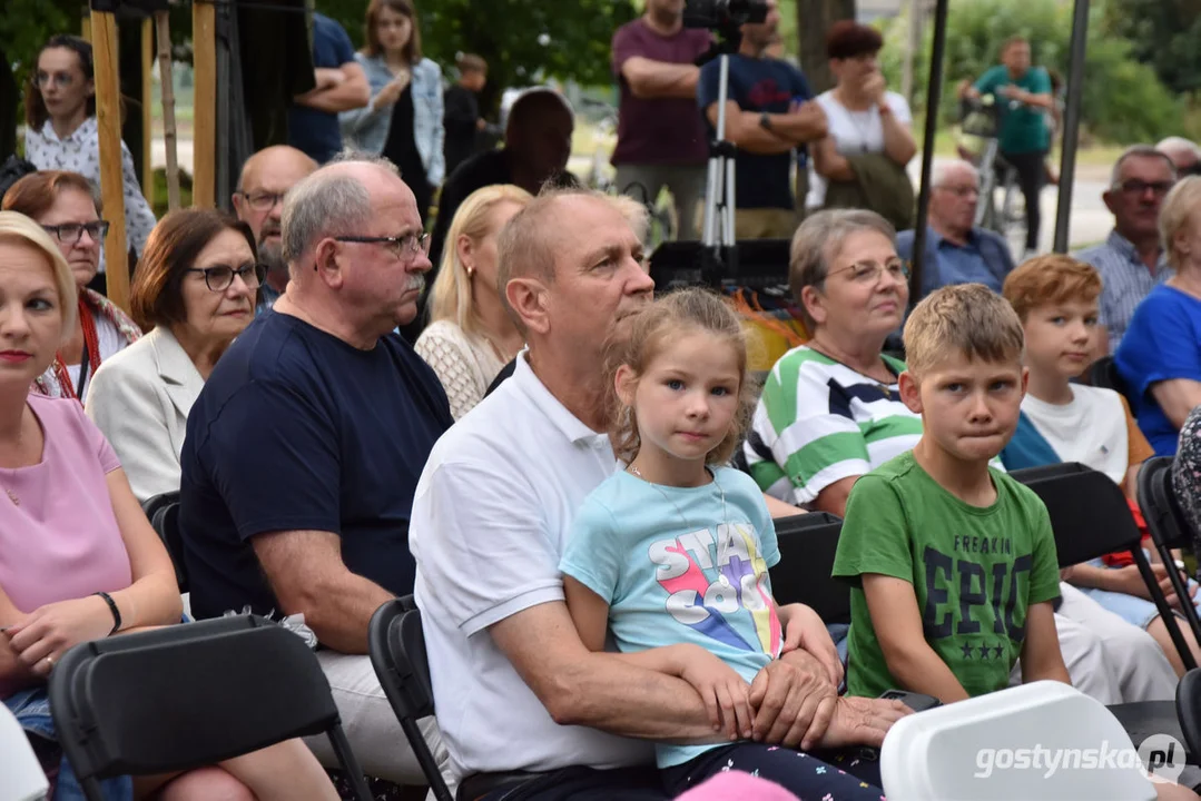 Odsłonięcie szyldu parku im. Adama Mickiewicza w Borku Wlkp.