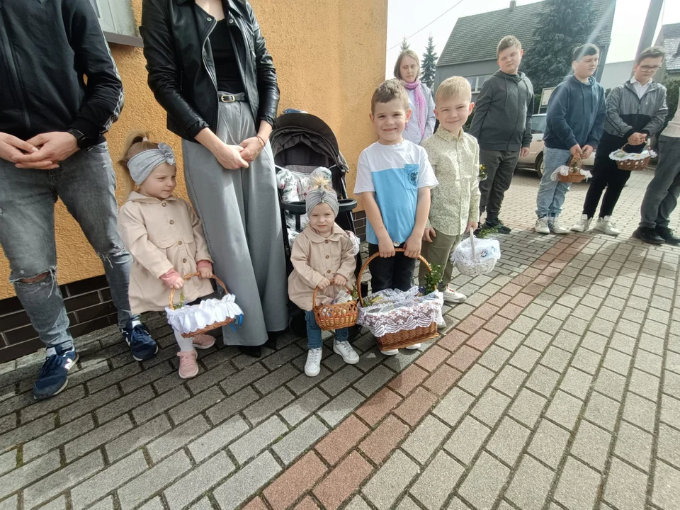 Święcenie potraw w Lutogniewie, Dzierżanowie, Bożacinie i Wróżewach [ZDJĘCIA]