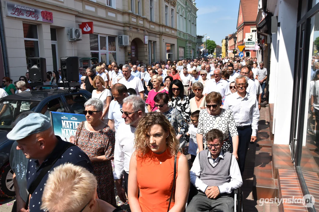 Gostyń - Boże Ciało 2023 - procesja ulicami miasta