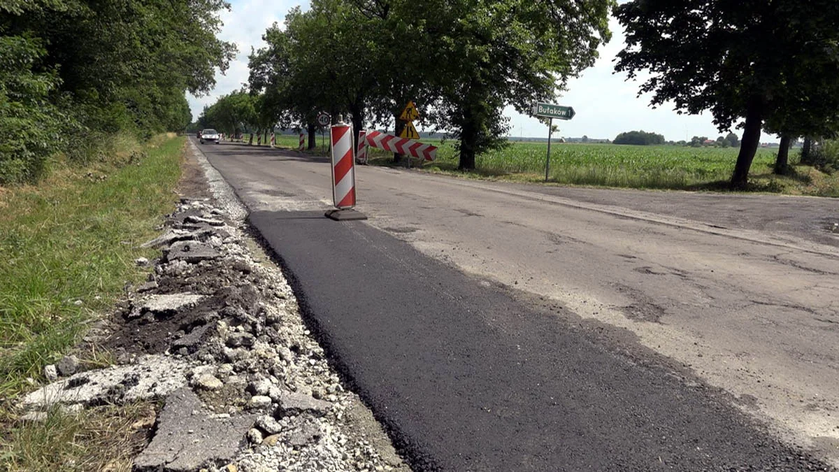 Remontowana droga powiatowa z Pogorzeli do Kaczagórki