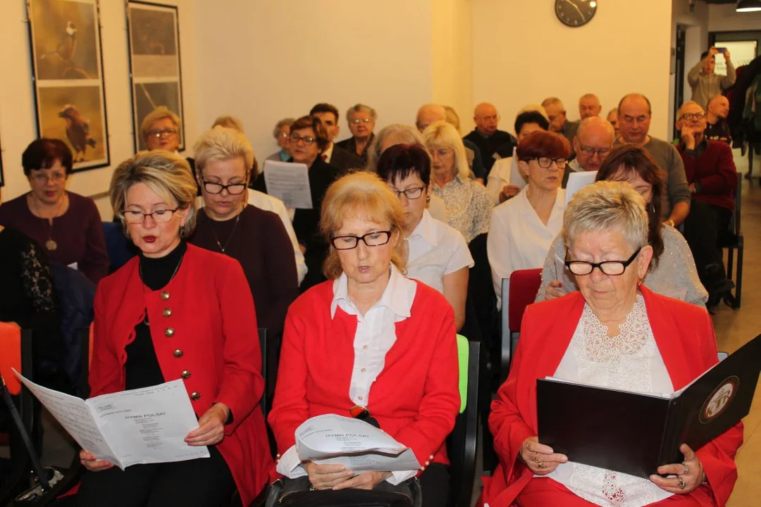 Koncert patriotyczny Chóru Mieszanego im. K. T. Barwickiego i Klubu Społecznego "Jarocino"