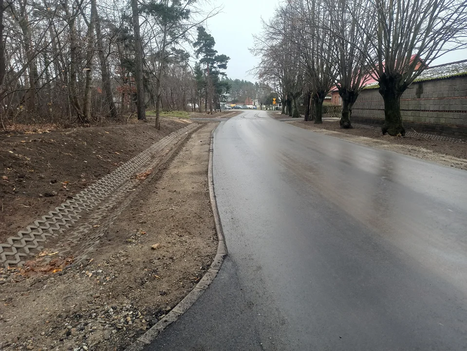 W Sworowie na odcinku 220 m wybudowano drogę o nawierzchni asfaltowej