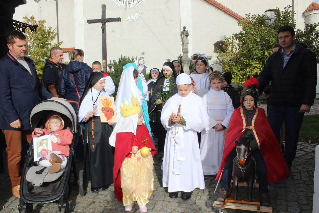 Marsz Wszystkich Świętych w parafii św. Marcina w Jarocinie