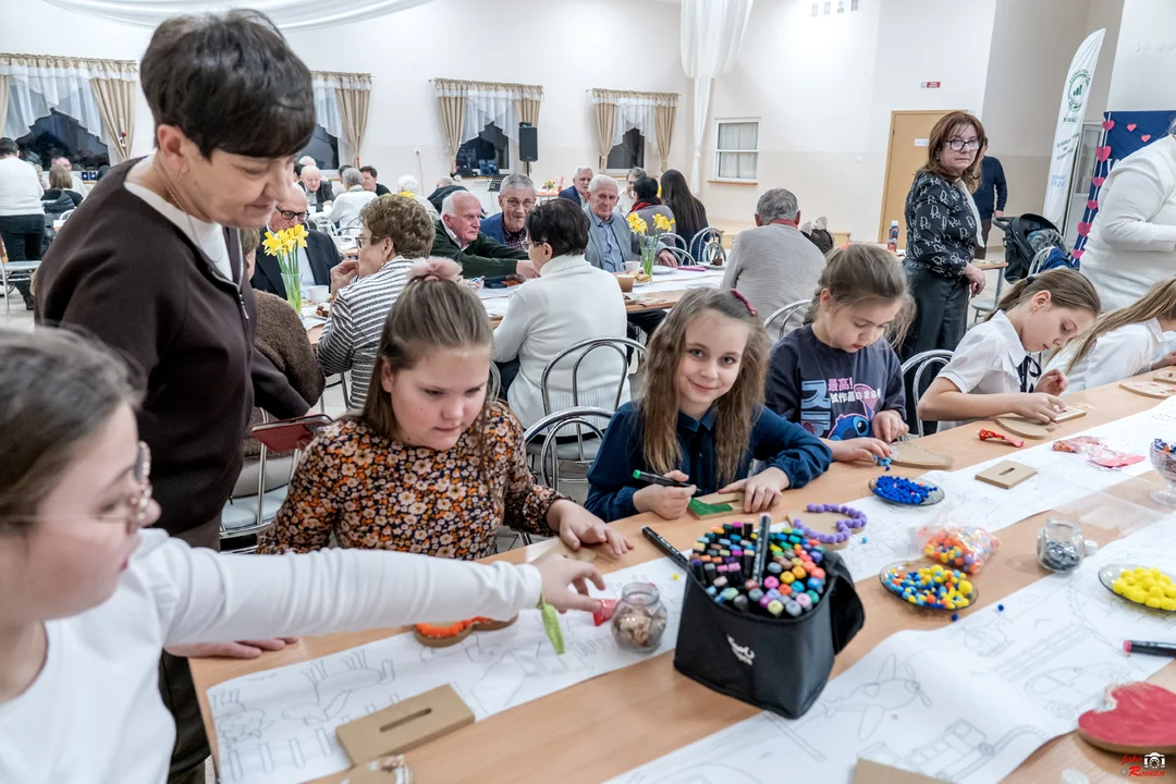 Dzień Babci i Dzień Dziadka w Kuźni Pokoleń w Kowalewie. To było wspaniałe, międzypokoleniowe wydarzenie - Zdjęcie główne