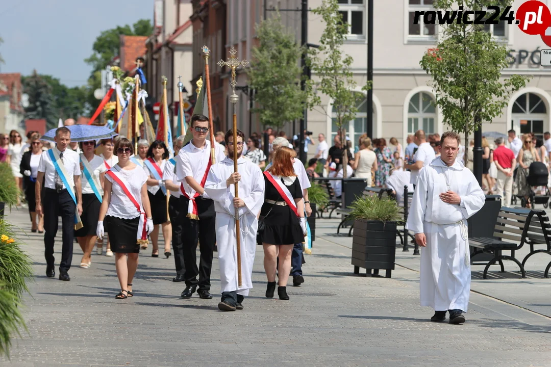 Rawicz. Procesja w Boże Ciało ulicami miasta (2023)