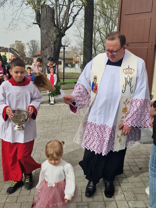 Święcenie potraw w Lutogniewie, Dzierżanowie, Bożacinie i Wróżewach [ZDJĘCIA]