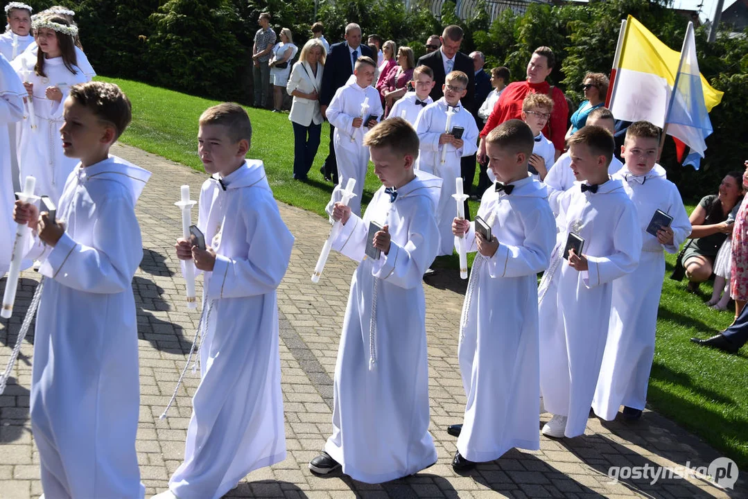 Sakrament I Komunii Świętej w parafii w Pogorzeli