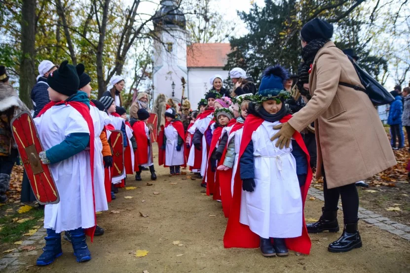 11 listopada w Jarocinie. Inscenizacja legendy o św. Marcinie