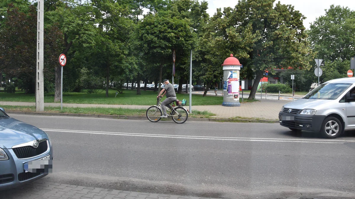 Plac Karola Marcinkowskiego w Gostyniu niebezpieczny dla rowerzystów