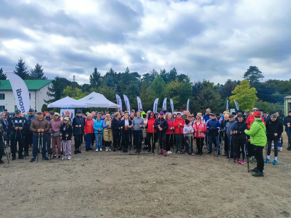 V Marsz po zdrowia z nordic walking w ramach Leśna Triada 2025 w Piaskach