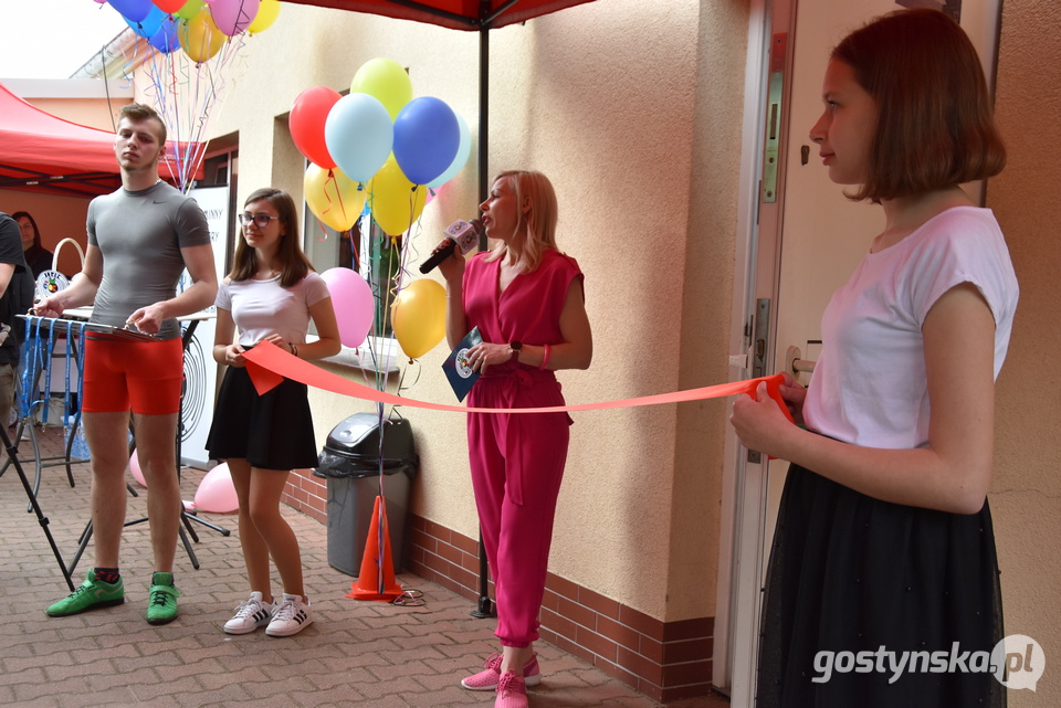 Borek Wlkp. - otwarcie pierwszej siłowni. Do zwiedzania mieszkańców zaprosiła Daria Walczykiewicz - mistrzyni Europy w trójboju siłowym i trenerka z klubu Zagłębie Relaks Konin