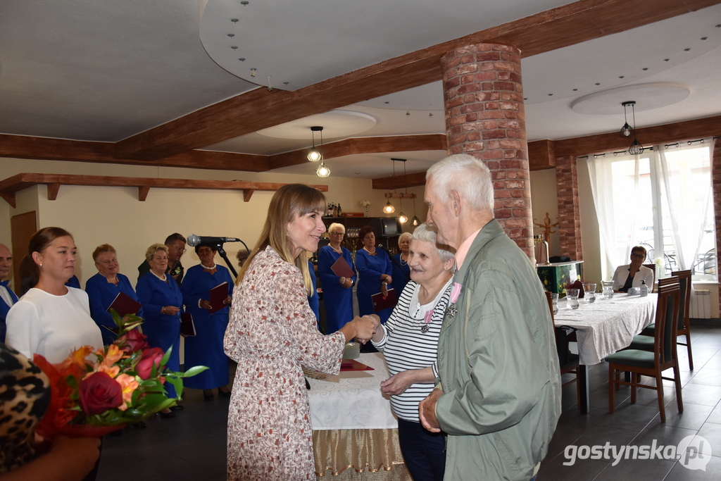 "Złote gody" w Pogorzeli dla 12 zasłużonych par małżeńskich