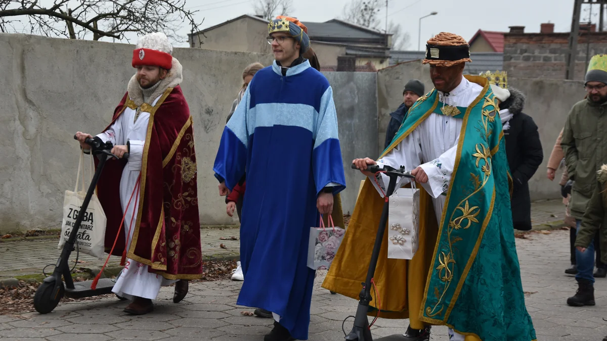 Orszaki Trzech Króli w parafiach powiatu gostyńskiego już w sobotę. Gdzie i o której godzinie wyruszają? - Zdjęcie główne