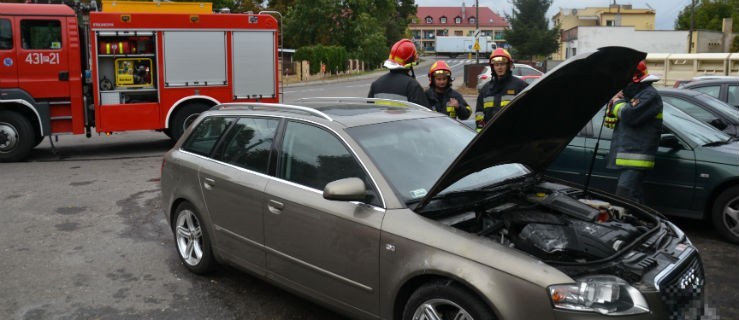 Zapaliło się pod maską audi - Zdjęcie główne