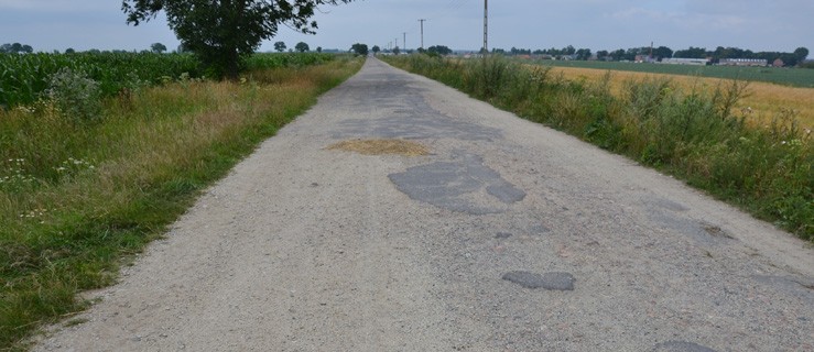 Będą remontować drogi wiejskie - Zdjęcie główne