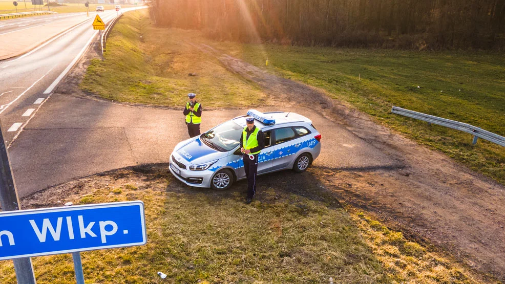 Wzorowy uczeń... ale kierowca już niekoniecznie. Pirat drogowy przekroczył prędkość o 77 km/h - Zdjęcie główne