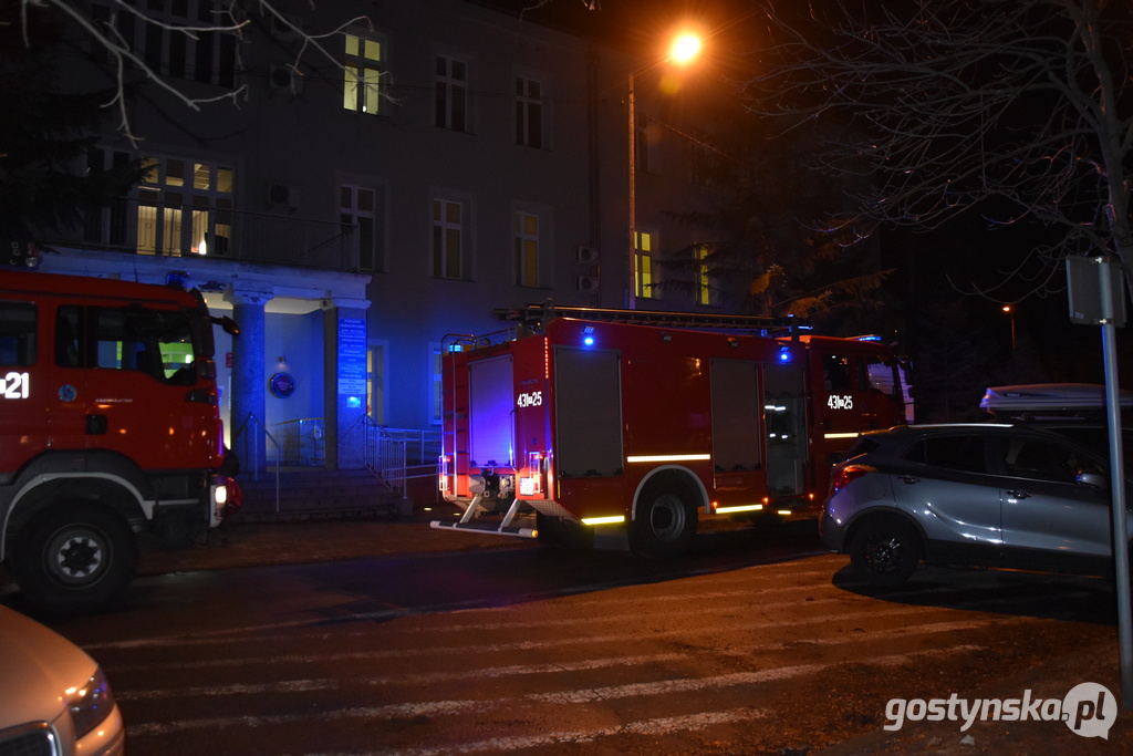 Gostyńska straż pożarna i policja zostali wezwani przed północą do gostyńskiego szpitala. Na oddziale chorób wewnętrznych wybuchł pożar. Dlaczego?