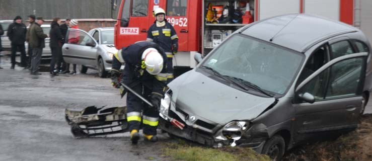 Ciężarna kobieta w szpitalu. Audi dachowało - Zdjęcie główne