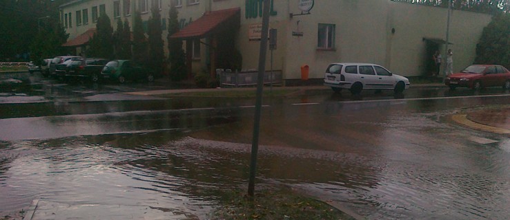 Mieszkańcy mają żal do burmistrza. Topili się po przebudowie [ZOBACZ FILM] - Zdjęcie główne