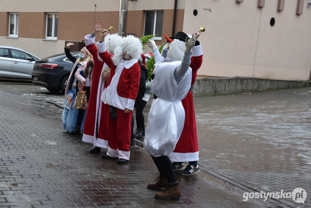 Mikołaje i Śnieżynki zapukali dziś do miejskich przedszkoli - Zdjęcie główne