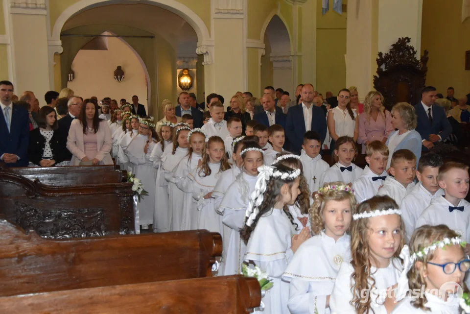 Czas Pierwszej Komunii Świętej w Gostyniu . Uroczystość komunijna w gostyńskiej farze odbyła się 15 maja d
